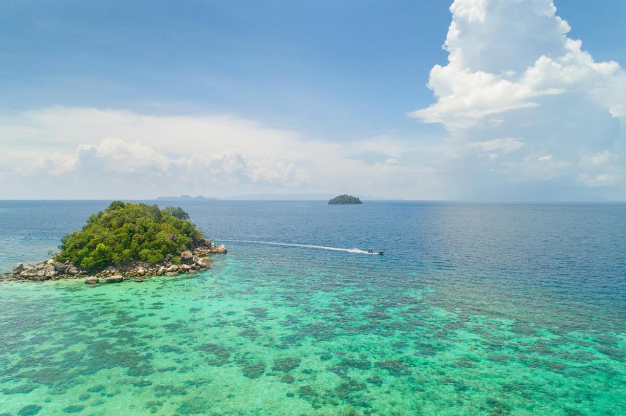 Serendipity Beach Resort Koh Lipe Extérieur photo